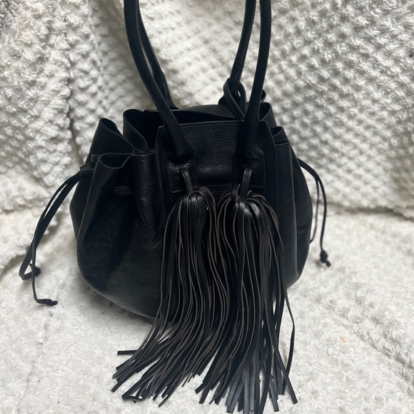 Stella And Bianca Leather Tassel Bucket Bag. - Picture 7 of 13